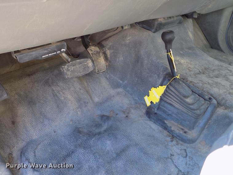 image for item FA9618 2006 Ford F550 Super Duty XL flatbed truck