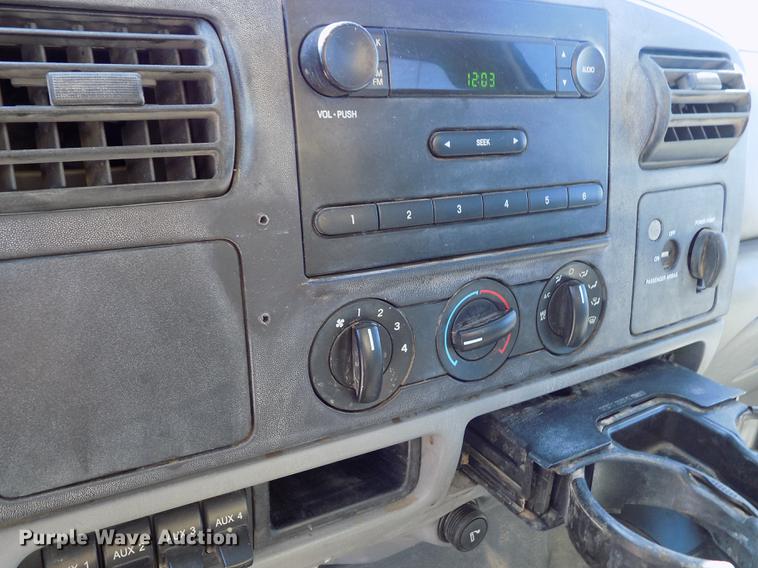 image for item FA9618 2006 Ford F550 Super Duty XL flatbed truck