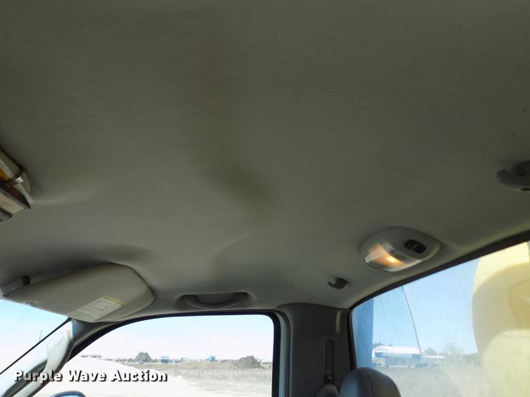 image for item FA9618 2006 Ford F550 Super Duty XL flatbed truck