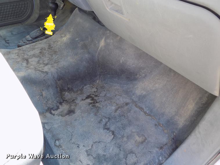 image for item FA9618 2006 Ford F550 Super Duty XL flatbed truck