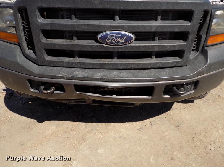 image for item FA9618 2006 Ford F550 Super Duty XL flatbed truck