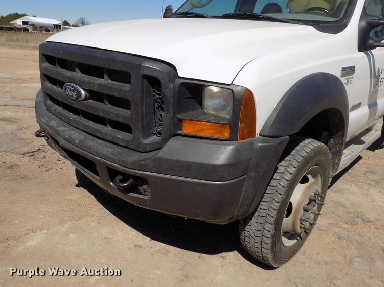 image for item FA9618 2006 Ford F550 Super Duty XL flatbed truck