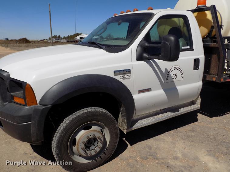 image for item FA9618 2006 Ford F550 Super Duty XL flatbed truck