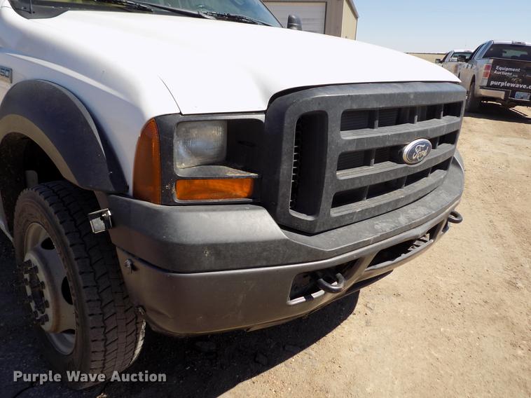 image for item FA9618 2006 Ford F550 Super Duty XL flatbed truck