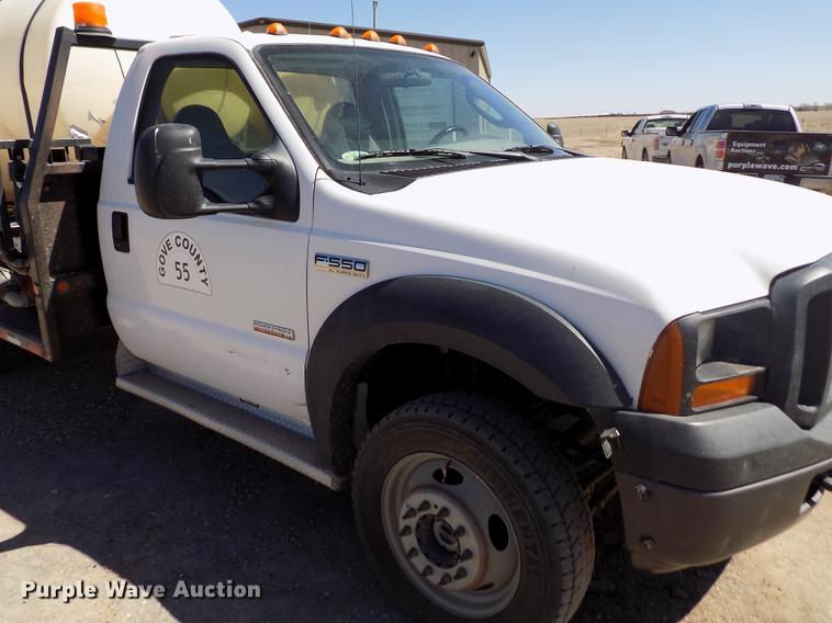 image for item FA9618 2006 Ford F550 Super Duty XL flatbed truck