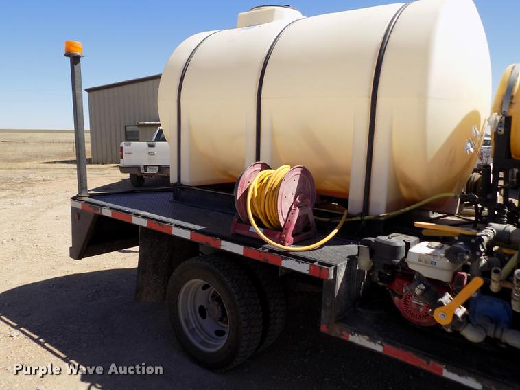 image for item FA9618 2006 Ford F550 Super Duty XL flatbed truck