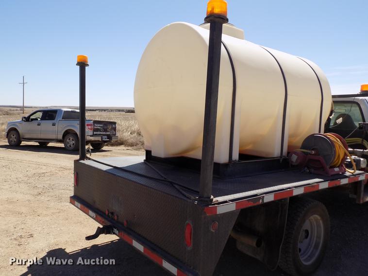 image for item FA9618 2006 Ford F550 Super Duty XL flatbed truck