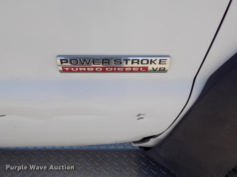 image for item FA9618 2006 Ford F550 Super Duty XL flatbed truck