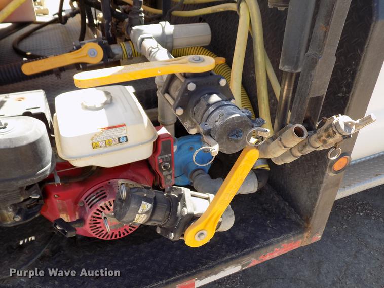 image for item FA9618 2006 Ford F550 Super Duty XL flatbed truck