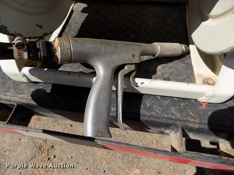 image for item FA9618 2006 Ford F550 Super Duty XL flatbed truck