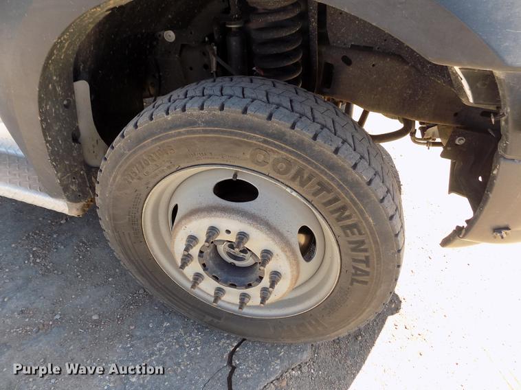 image for item FA9618 2006 Ford F550 Super Duty XL flatbed truck