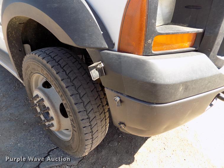 image for item FA9618 2006 Ford F550 Super Duty XL flatbed truck