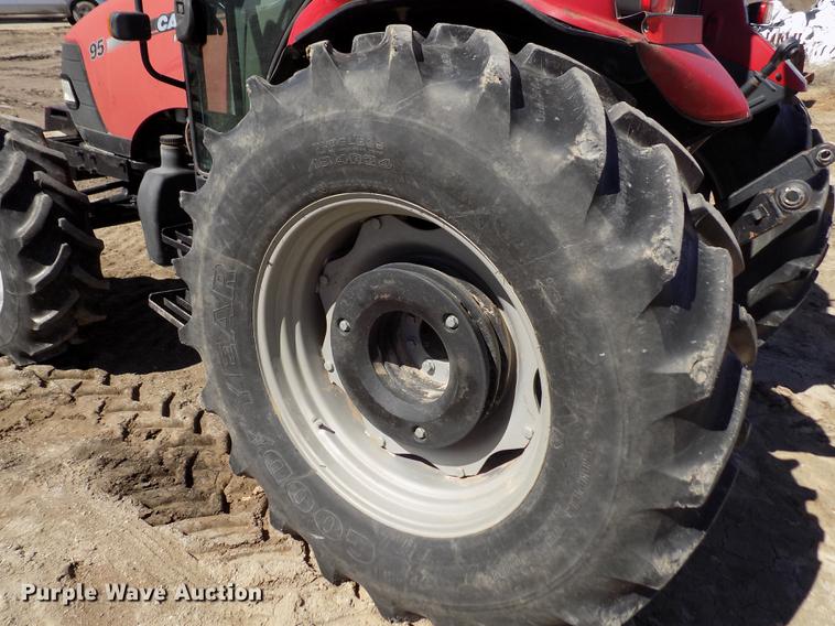 image for item FA9620 2009 Case IH Farmall 95 MFWD tractor