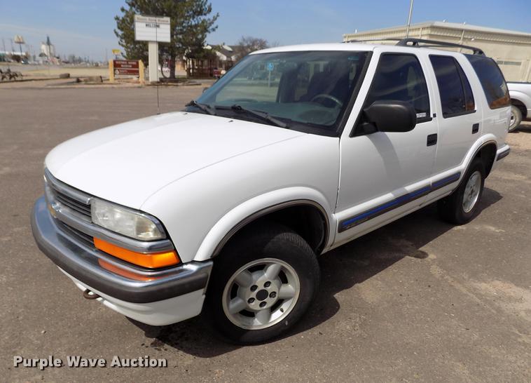 image for item FA9633 1999 Chevrolet Blazer LS SUV