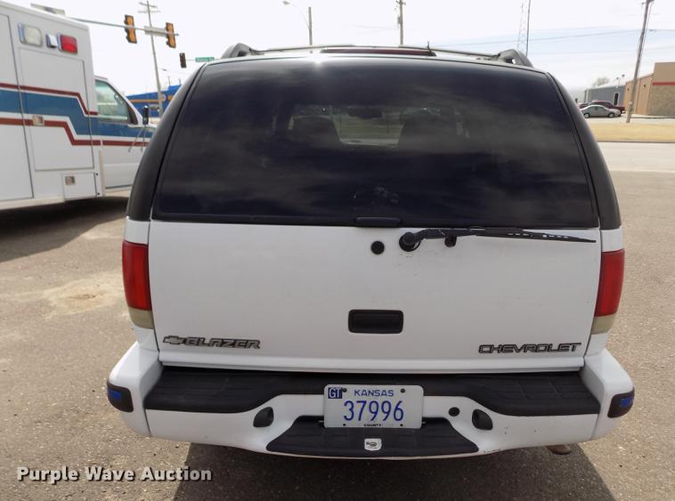 image for item FA9633 1999 Chevrolet Blazer LS SUV
