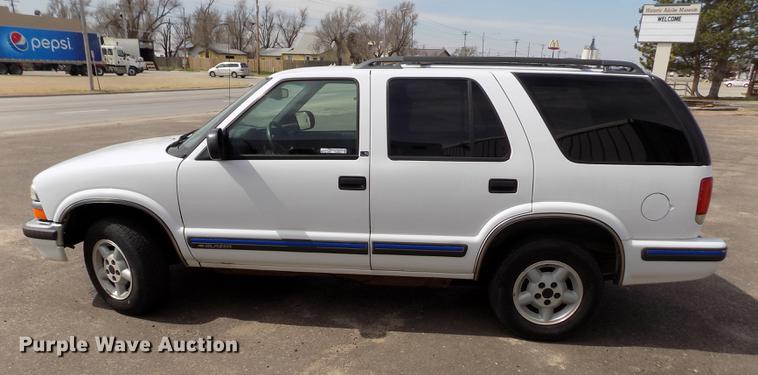 image for item FA9633 1999 Chevrolet Blazer LS SUV