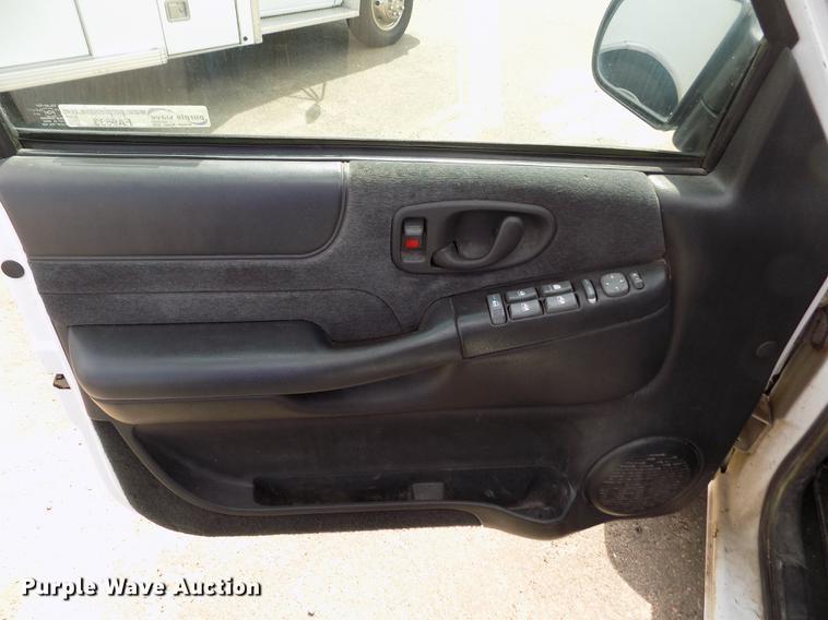 image for item FA9633 1999 Chevrolet Blazer LS SUV