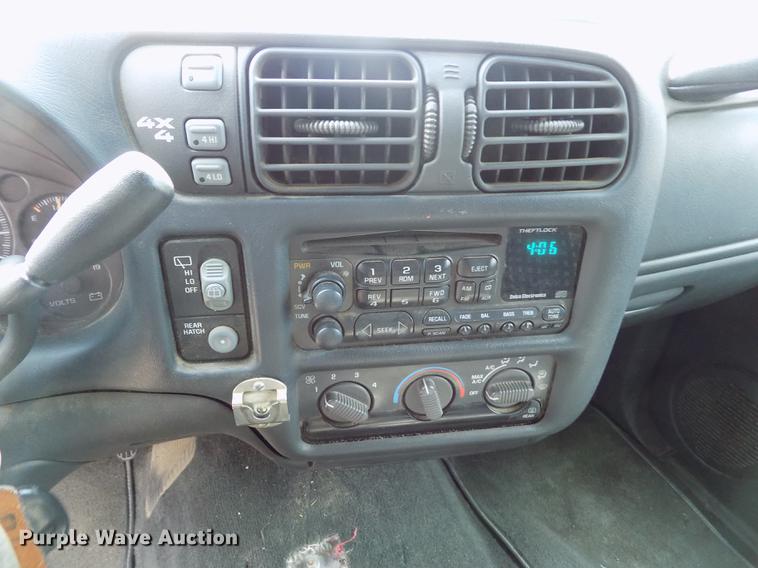 image for item FA9633 1999 Chevrolet Blazer LS SUV