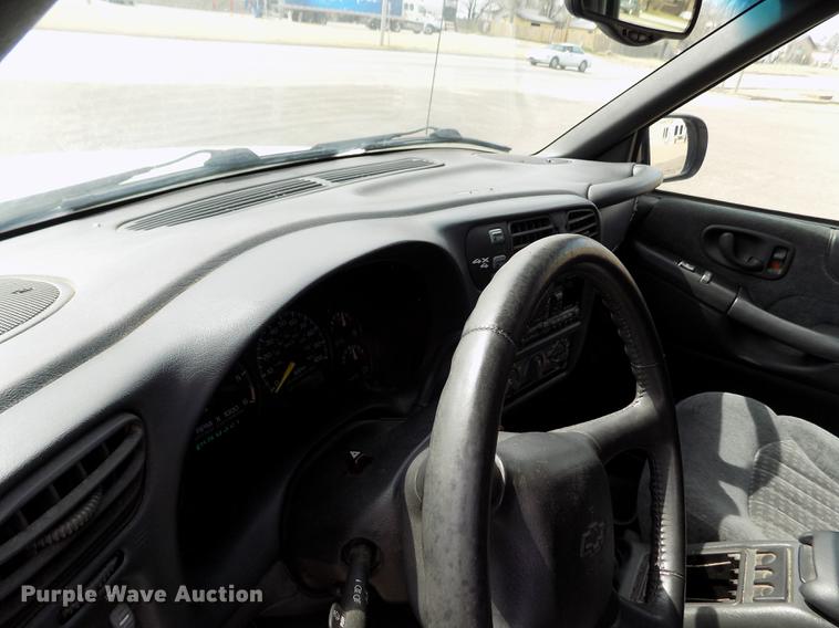 image for item FA9633 1999 Chevrolet Blazer LS SUV