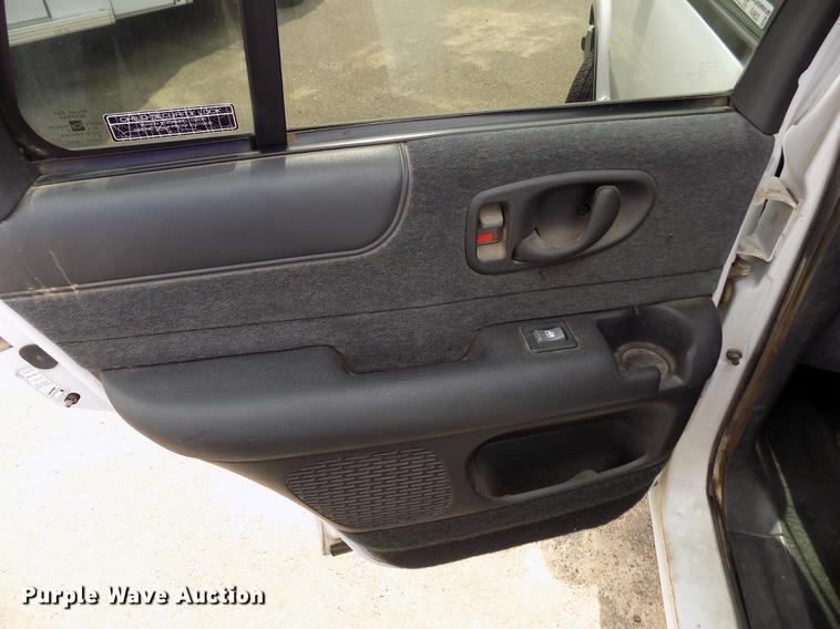 image for item FA9633 1999 Chevrolet Blazer LS SUV