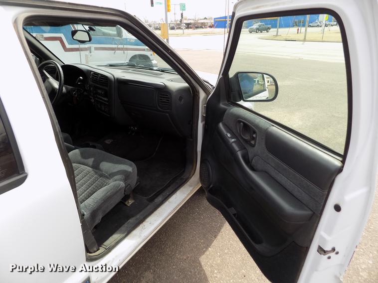 image for item FA9633 1999 Chevrolet Blazer LS SUV