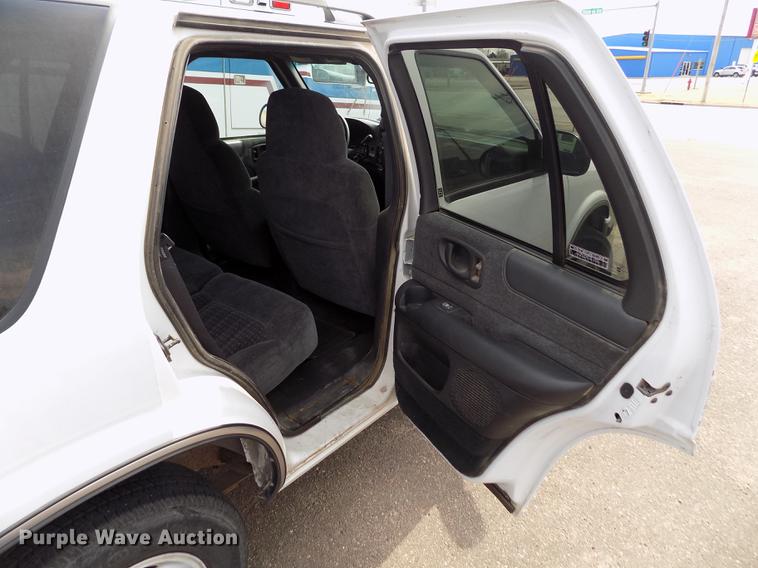 image for item FA9633 1999 Chevrolet Blazer LS SUV