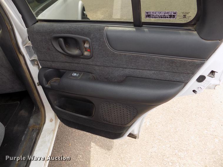 image for item FA9633 1999 Chevrolet Blazer LS SUV