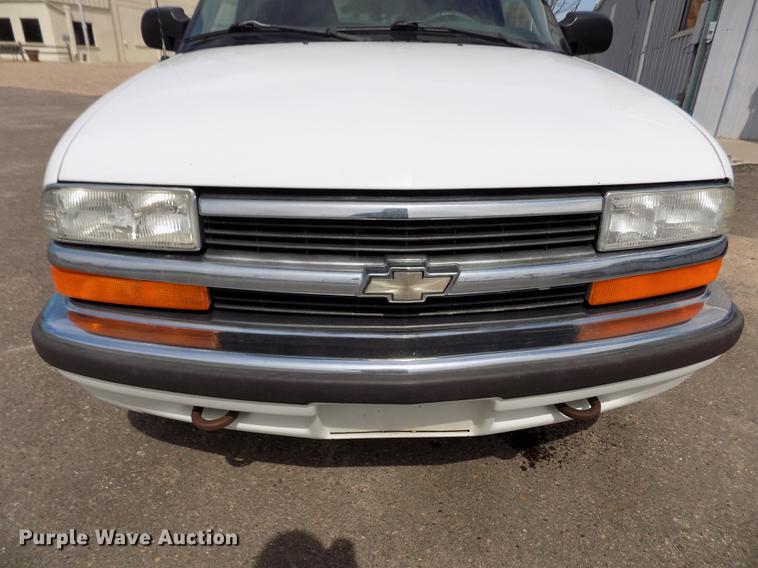 image for item FA9633 1999 Chevrolet Blazer LS SUV