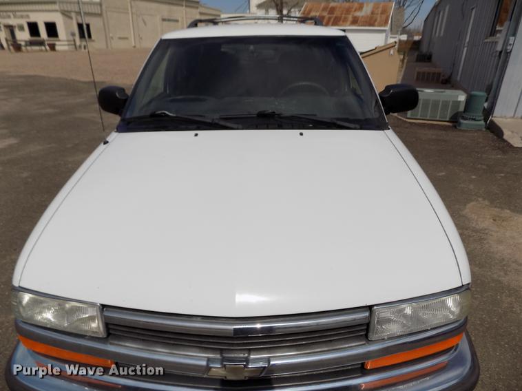 image for item FA9633 1999 Chevrolet Blazer LS SUV