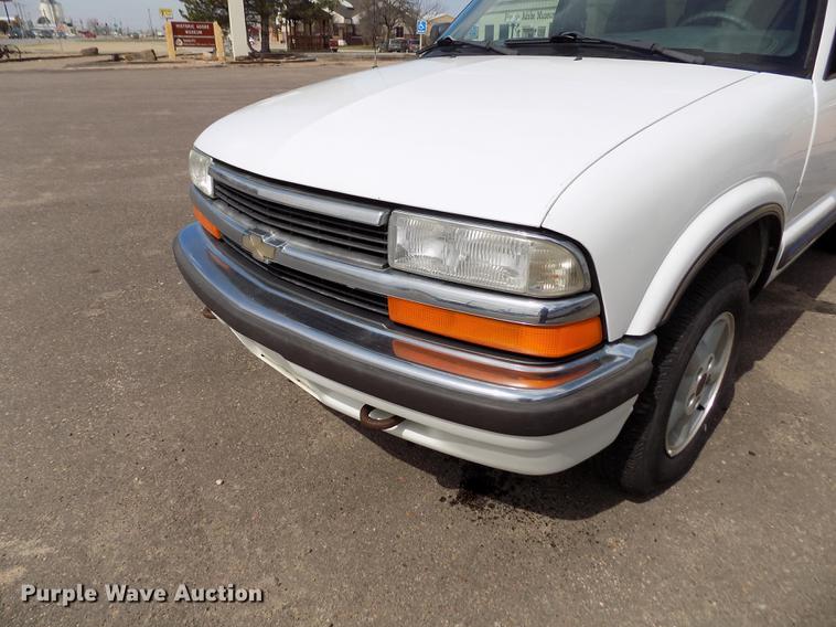 image for item FA9633 1999 Chevrolet Blazer LS SUV