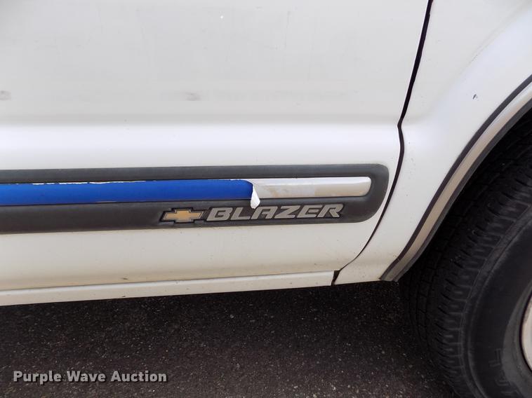 image for item FA9633 1999 Chevrolet Blazer LS SUV