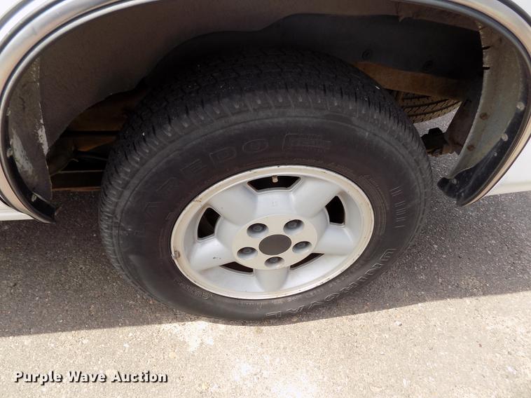 image for item FA9633 1999 Chevrolet Blazer LS SUV