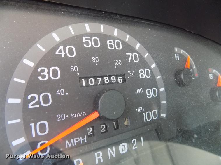 image for item FA9634 2002 Ford Econoline E450 Super Duty ambulance