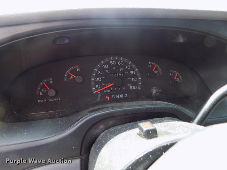 image for item FA9634 2002 Ford Econoline E450 Super Duty ambulance