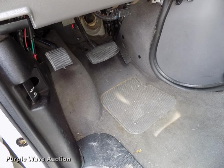 image for item FA9634 2002 Ford Econoline E450 Super Duty ambulance