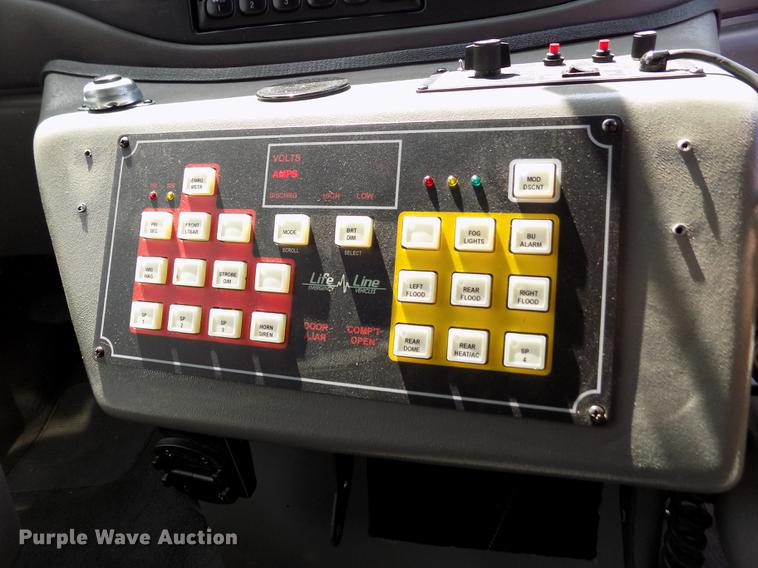 image for item FA9634 2002 Ford Econoline E450 Super Duty ambulance