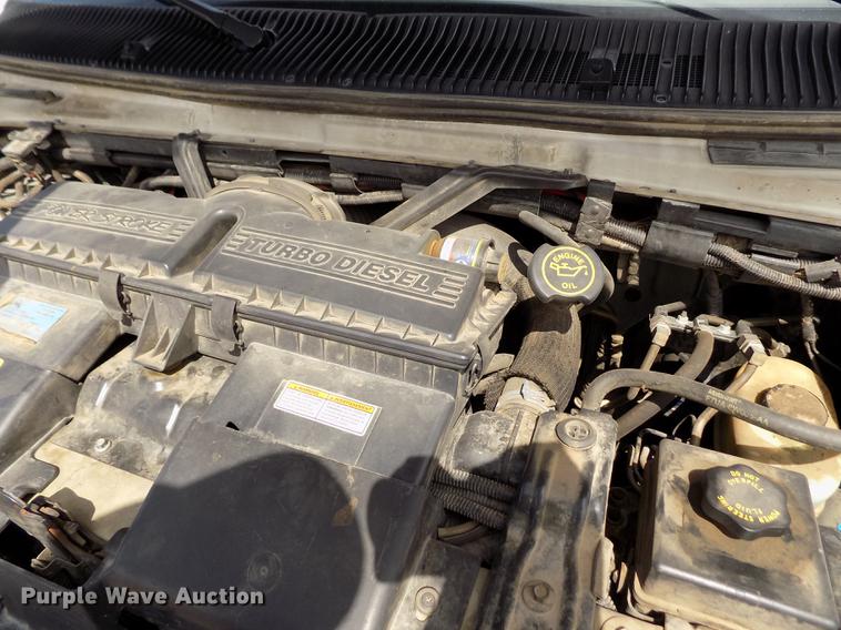 image for item FA9634 2002 Ford Econoline E450 Super Duty ambulance