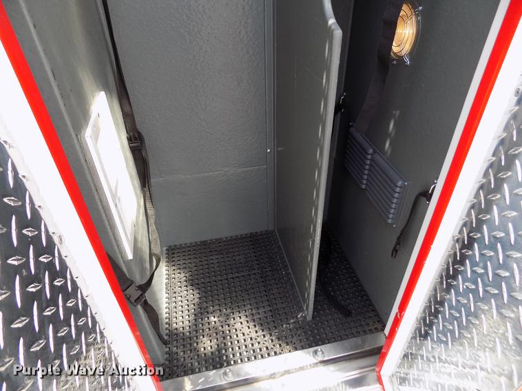 image for item FA9634 2002 Ford Econoline E450 Super Duty ambulance