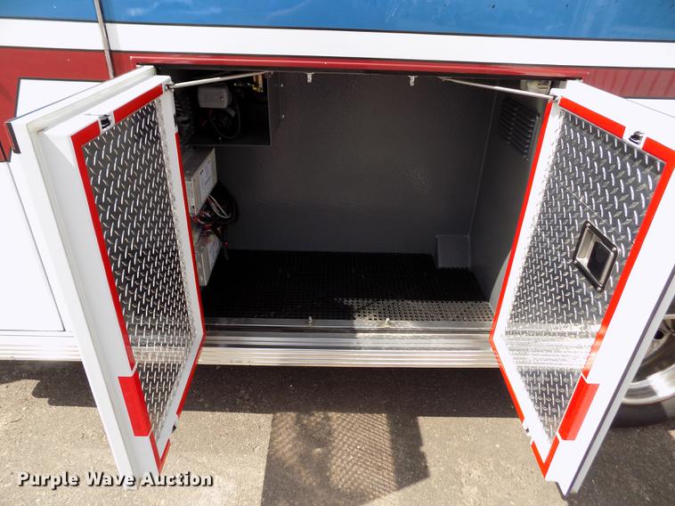 image for item FA9634 2002 Ford Econoline E450 Super Duty ambulance