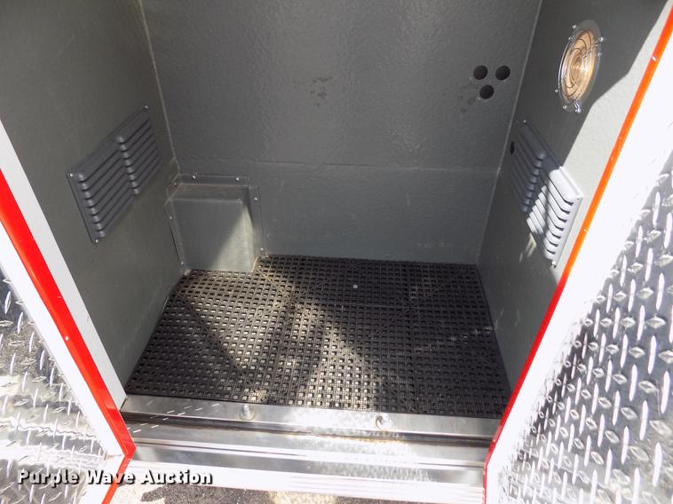 image for item FA9634 2002 Ford Econoline E450 Super Duty ambulance