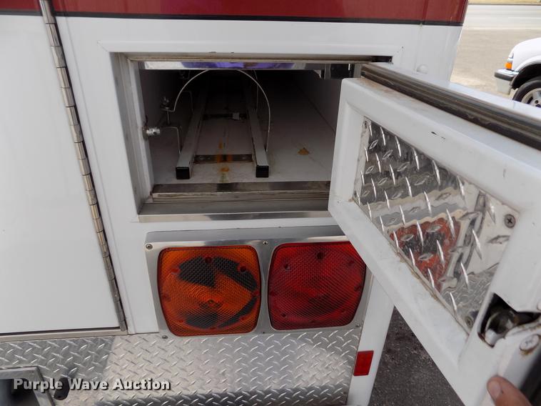 image for item FA9634 2002 Ford Econoline E450 Super Duty ambulance