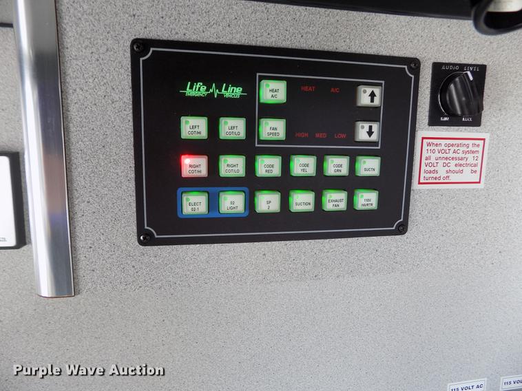 image for item FA9634 2002 Ford Econoline E450 Super Duty ambulance