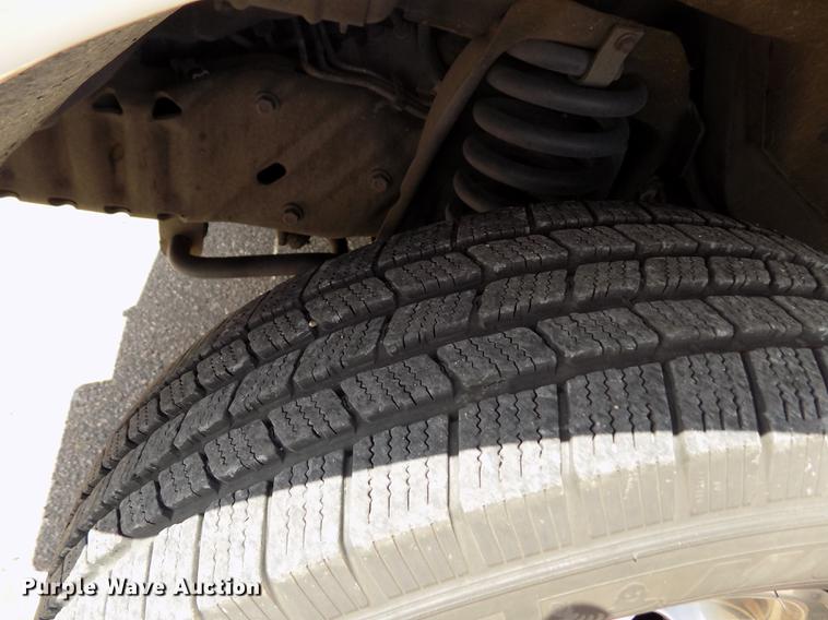 image for item FA9634 2002 Ford Econoline E450 Super Duty ambulance