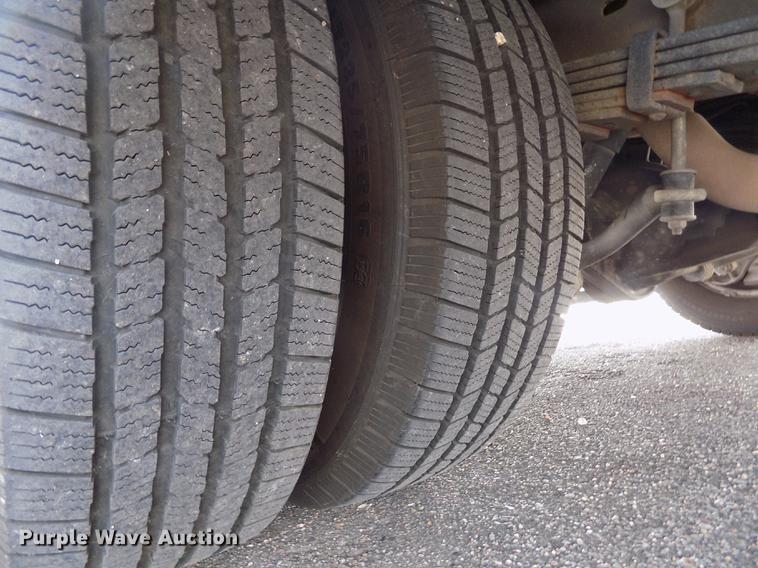 image for item FA9634 2002 Ford Econoline E450 Super Duty ambulance