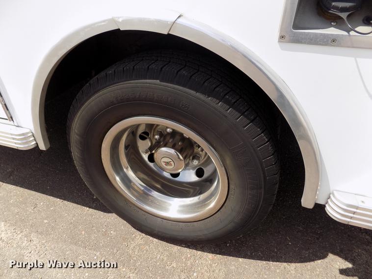 image for item FA9634 2002 Ford Econoline E450 Super Duty ambulance