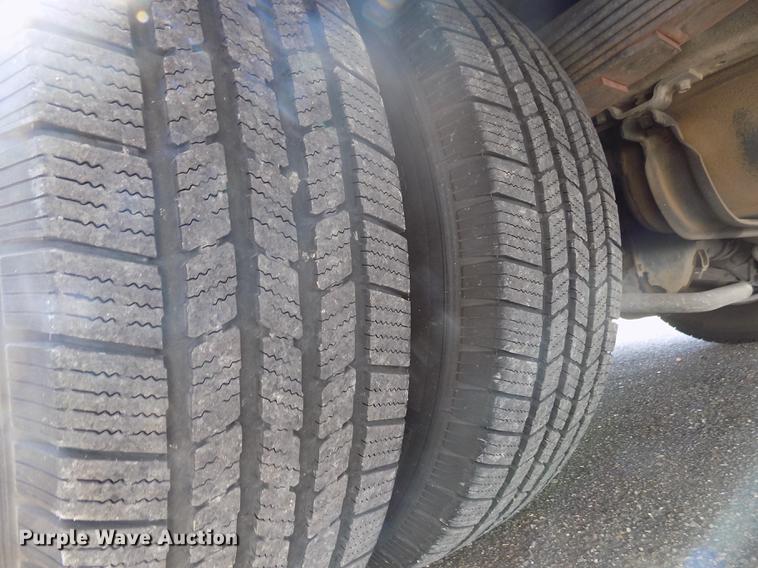 image for item FA9634 2002 Ford Econoline E450 Super Duty ambulance