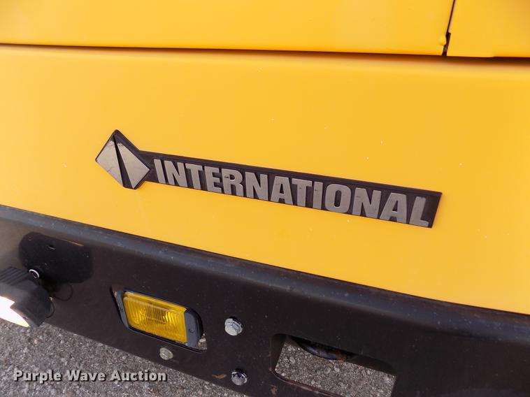 image for item FA9635 1998 Amtran RE school bus