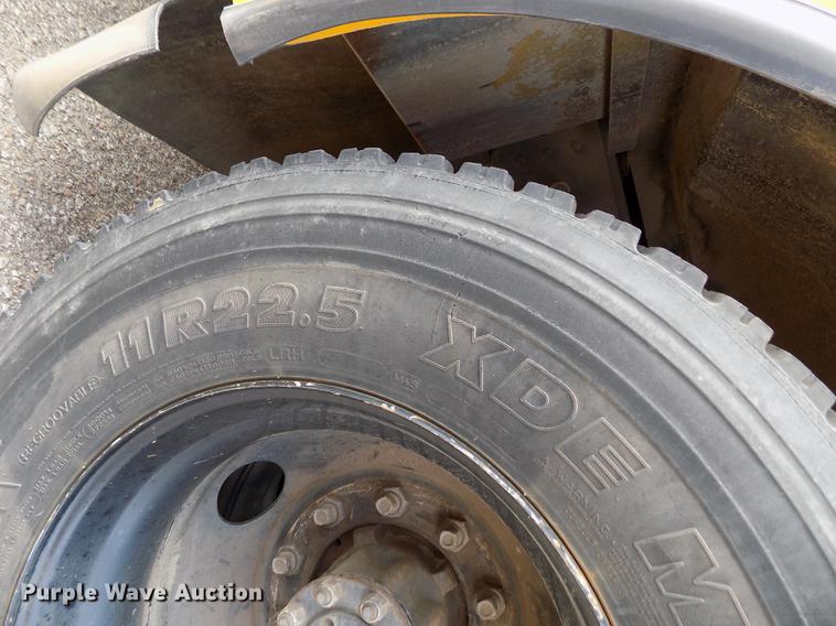 image for item FA9635 1998 Amtran RE school bus