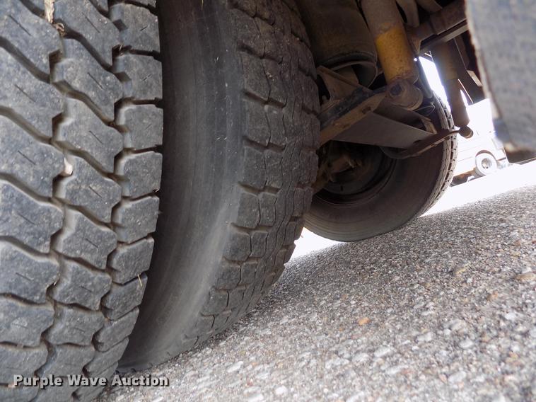 image for item FA9635 1998 Amtran RE school bus