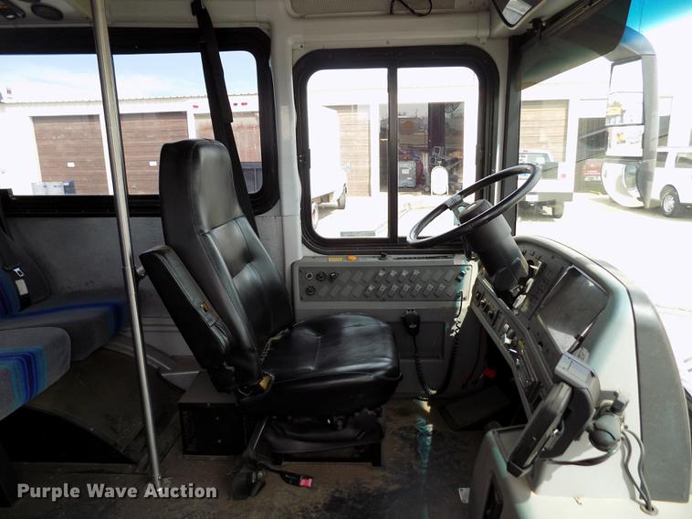 image for item FA9637 2010 Thomas Built Saf-T-Liner school bus